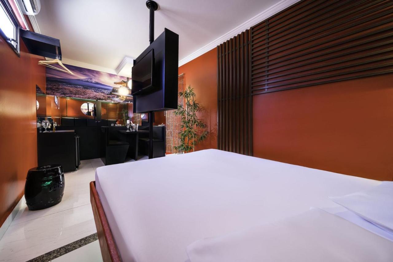 Savanas Love hotel